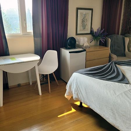 The Dewberry Homestay B&B Edmonton Exteriör bild